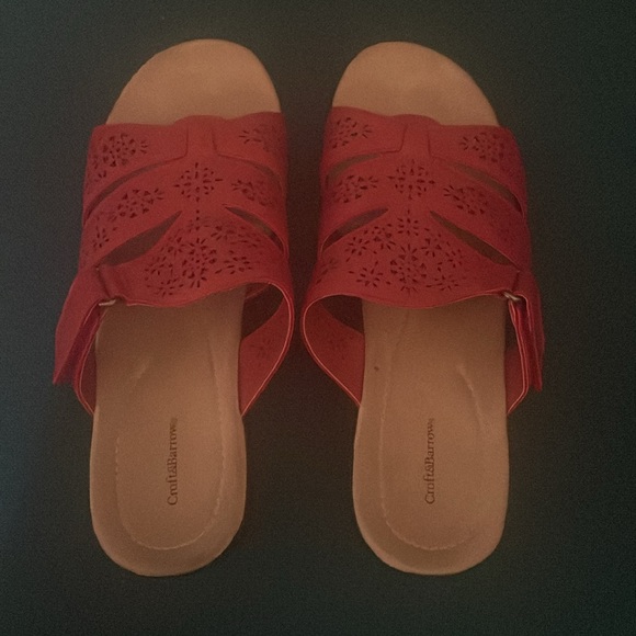 Red sandals - Picture 2 of 9